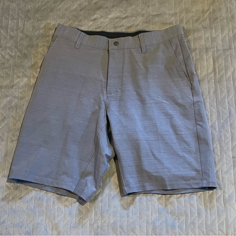 Bylt Basics kinetic shorts mens size medium‎ NWOT gray